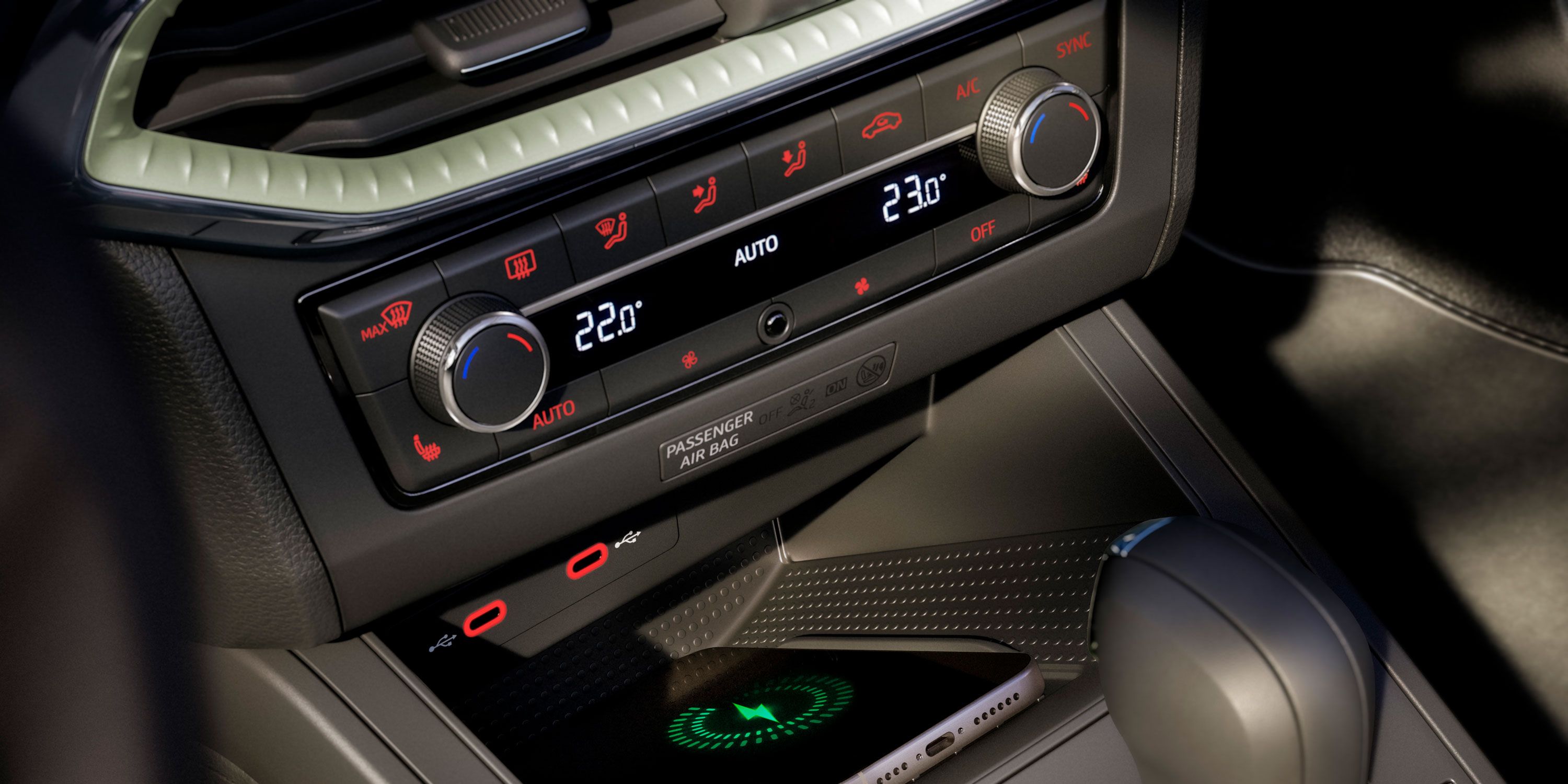 SEAT Arona Connectivity Box mit kabelloser Ladefunktion