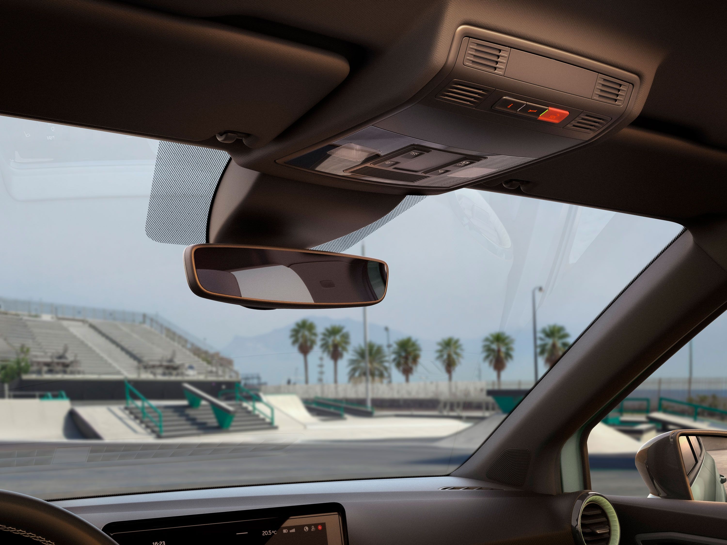 Innenansicht des SEAT Arona mit Rückspiegel